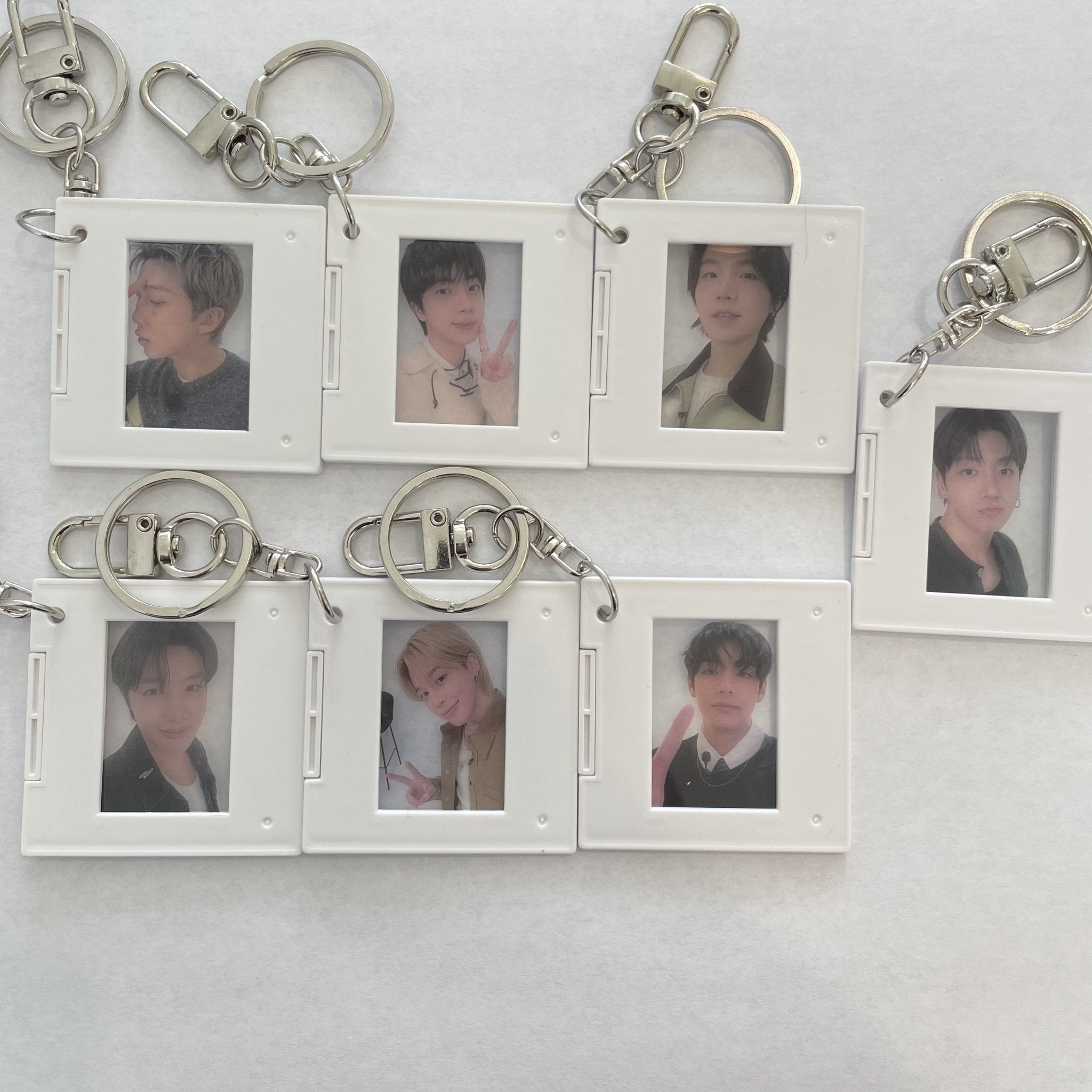 BTS - ARIRANG Weverse Shop POB Selfie Film Mount Keyring - Image 1